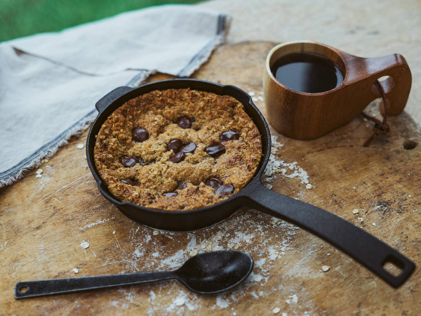 Barebones | All-In-One Cast Iron Skillet: 10"